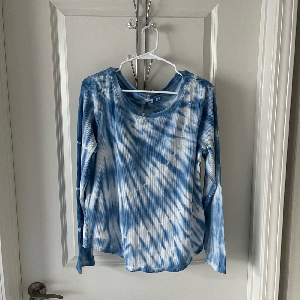 Gap shirt